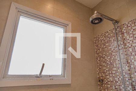 Apartamento à venda com 130m², 2 quartos e 3 vagasBanheiro da Suíte - Chuveiro