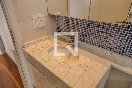 Apartamento à venda com 130m², 2 quartos e 3 vagasBanheiro Social - Pia