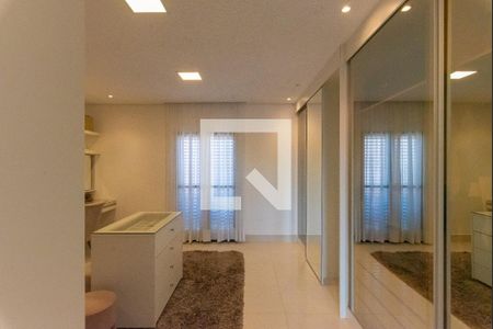 Casa à venda com 420m², 4 quartos e 4 vagas Casa à venda com 420m², 4 quartos e 4 vagasCloset da Suíte 1