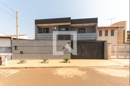 Casa à venda com 420m², 4 quartos e 4 vagas Casa à venda com 420m², 4 quartos e 4 vagasFachada do Prédio