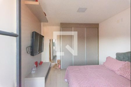 Casa à venda com 420m², 4 quartos e 4 vagas Casa à venda com 420m², 4 quartos e 4 vagasSuíte 2