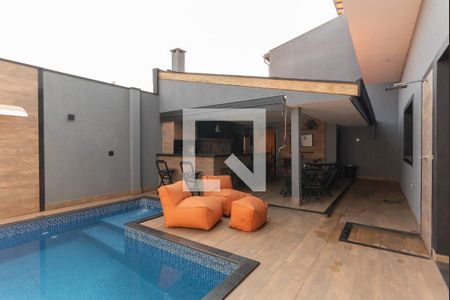 Casa à venda com 420m², 4 quartos e 4 vagas Casa à venda com 420m², 4 quartos e 4 vagasPiscina