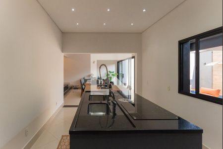 Casa à venda com 420m², 4 quartos e 4 vagas Casa à venda com 420m², 4 quartos e 4 vagasCozinha
