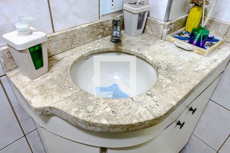 Casa à venda com 100m², 2 quartos e 1 vagaBanheiro