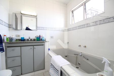 Casa à venda com 175m², 3 quartos e 2 vagasBanheiro