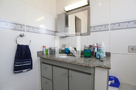 Casa à venda com 175m², 3 quartos e 2 vagasBanheiro
