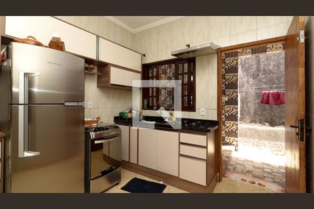 Casa à venda com 93m², 2 quartos e 4 vagas Casa à venda com 93m², 2 quartos e 4 vagasCozinha