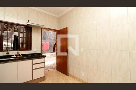 Casa à venda com 93m², 2 quartos e 4 vagas Casa à venda com 93m², 2 quartos e 4 vagasCozinha