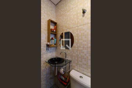 Casa à venda com 93m², 2 quartos e 4 vagas Casa à venda com 93m², 2 quartos e 4 vagasBanheiro da Suíte