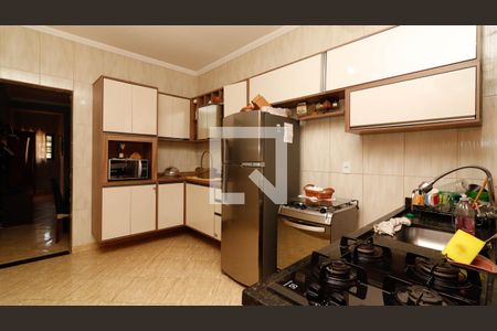 Casa à venda com 93m², 2 quartos e 4 vagas Casa à venda com 93m², 2 quartos e 4 vagasCozinha