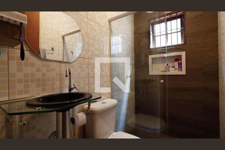 Casa à venda com 93m², 2 quartos e 4 vagas Casa à venda com 93m², 2 quartos e 4 vagasBanheiro da Suíte