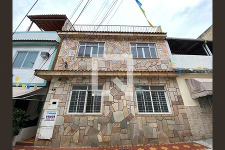 Casa à venda com 100m², 3 quartos e 1 vagaFachada da casa