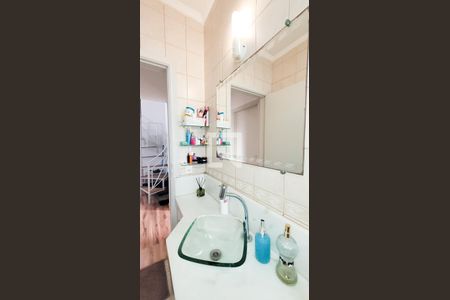 Casa à venda com 450m², 3 quartos e 6 vagas Casa à venda com 450m², 3 quartos e 6 vagasBanheiro Social