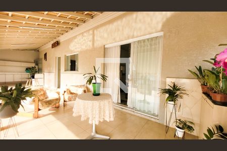 Casa à venda com 450m², 3 quartos e 6 vagas Casa à venda com 450m², 3 quartos e 6 vagasÁrea gourmet