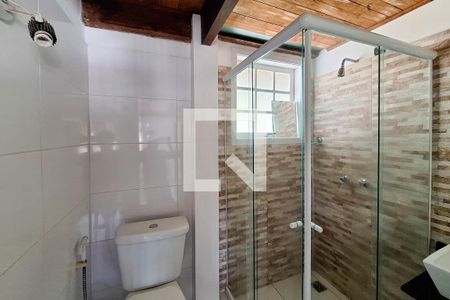 Banheiro de casa à venda com 1 quarto, 80m² em Piratininga, Niterói