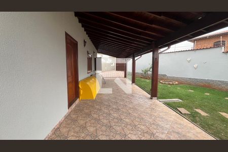 Quintal de casa à venda com 3 quartos, 293m² em Vila Nogueira, Campinas