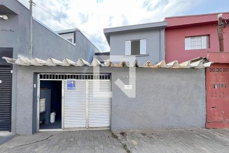 Casa à venda com 100m², 2 quartos e 2 vagasFachada + plaquinha