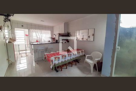 Casa à venda com 125m², 3 quartos e 4 vagas Casa à venda com 125m², 3 quartos e 4 vagasCopa