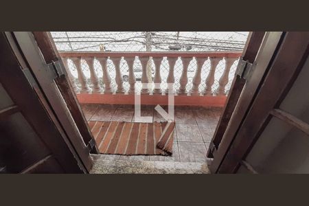 Casa à venda com 125m², 3 quartos e 4 vagas Casa à venda com 125m², 3 quartos e 4 vagasSacada do Quarto 2