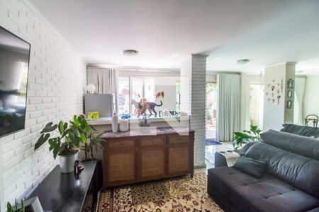 Casa à venda com 400m², 5 quartos e 6 vagasSala de TV