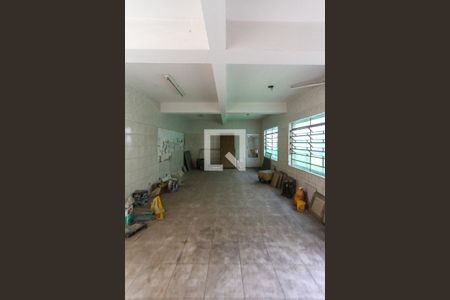 Casa à venda com 300m², 4 quartos e 6 vagasÁrea externa 
