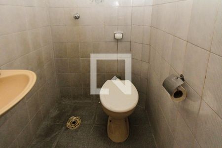 Casa à venda com 300m², 4 quartos e 6 vagasBanheiro de serviço