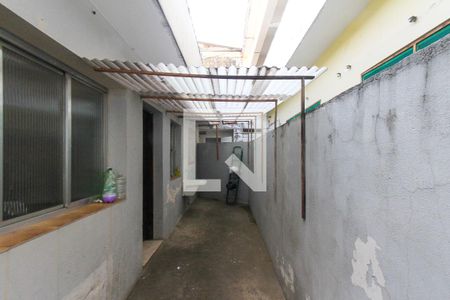 Casa à venda com 300m², 4 quartos e 6 vagasCorredor externo