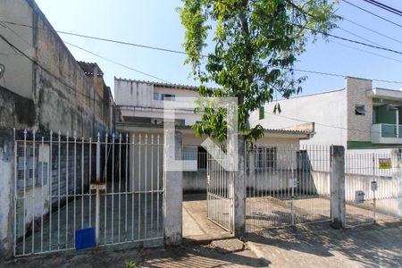 Casa à venda com 300m², 4 quartos e 6 vagasFachada