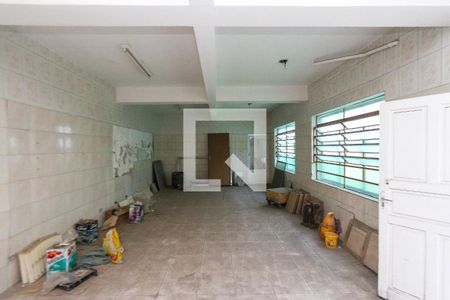 Casa à venda com 300m², 4 quartos e 6 vagasÁrea externa 