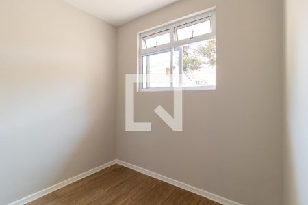 Quarto 1 de apartamento para alugar com 3 quartos, 58m² em Cidade Industrial, Curitiba