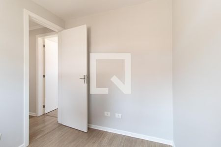 Quarto 1 de apartamento para alugar com 3 quartos, 58m² em Cidade Industrial, Curitiba