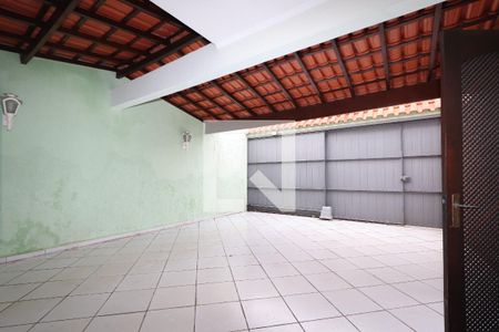 Casa à venda com 300m², 4 quartos e 4 vagasGaragem