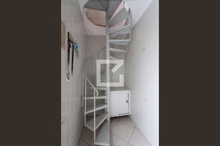 Casa à venda com 300m², 4 quartos e 4 vagasAcesso ao escritório