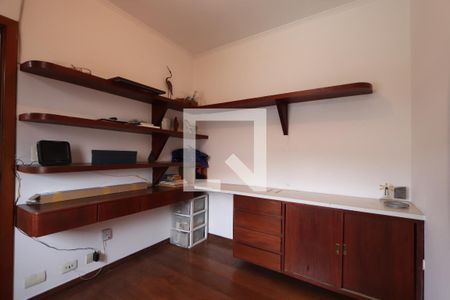 Casa à venda com 300m², 4 quartos e 4 vagasEscritório