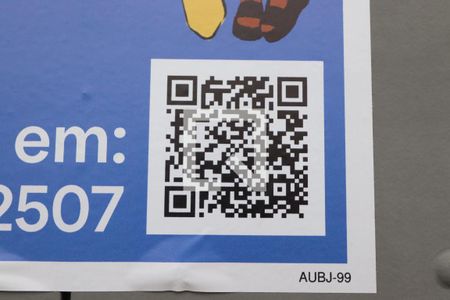 Casa à venda com 300m², 4 quartos e 4 vagasQR code