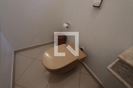 Casa à venda com 300m², 4 quartos e 4 vagasLavabo