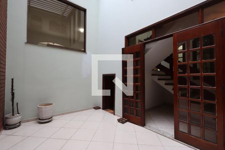 Casa à venda com 300m², 4 quartos e 4 vagasJardim de inverno