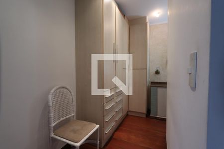 Casa à venda com 300m², 4 quartos e 4 vagasSuíte