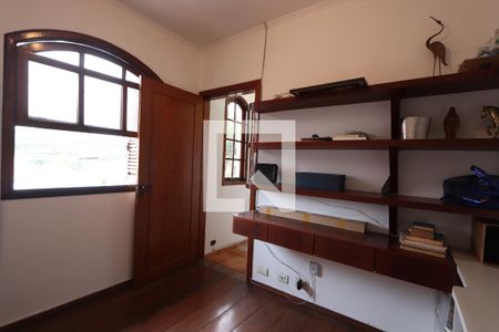 Casa à venda com 300m², 4 quartos e 4 vagasEscritório