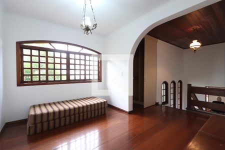 Casa à venda com 300m², 4 quartos e 4 vagasHall dos Quartos