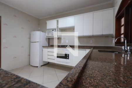 Casa à venda com 300m², 4 quartos e 4 vagasCozinha