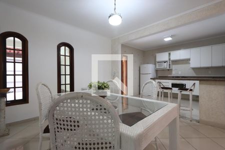 Casa à venda com 300m², 4 quartos e 4 vagasSala de Jantar