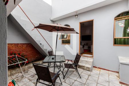 Casa à venda com 300m², 2 quartos e 4 vagasQuintal
