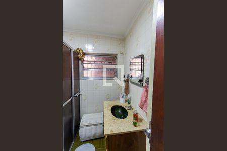 Casa à venda com 300m², 2 quartos e 4 vagasBanheiro 