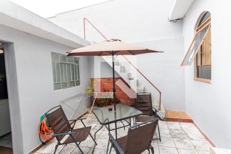 Casa à venda com 300m², 2 quartos e 4 vagasQuintal