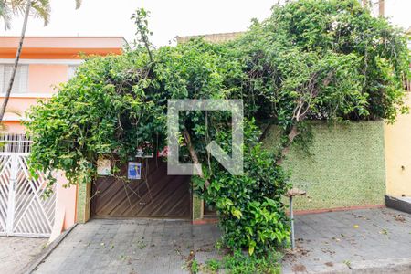 Casa à venda com 300m², 2 quartos e 4 vagasFachada