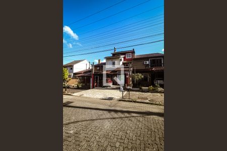 Casa à venda com 189m², 3 quartos e 2 vagas Casa à venda com 189m², 3 quartos e 2 vagasFachada