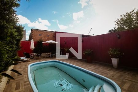 Casa à venda com 189m², 3 quartos e 2 vagas Casa à venda com 189m², 3 quartos e 2 vagasPiscina