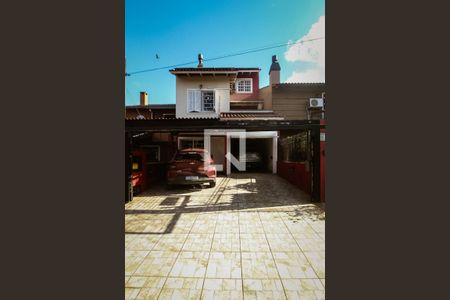 Casa à venda com 189m², 3 quartos e 2 vagas Casa à venda com 189m², 3 quartos e 2 vagasFachada