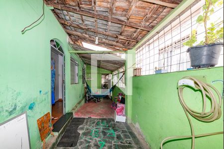 Casa à venda com 180m², 2 quartos e 2 vagasVaranda - Garagem 